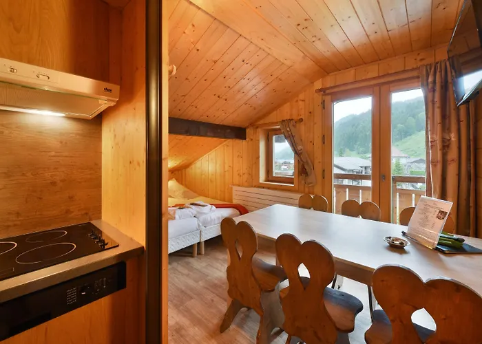 ホテル Loc'hotel Alpen Sports