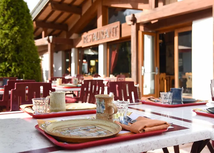 Loc'hotel Alpen Sports ホテル