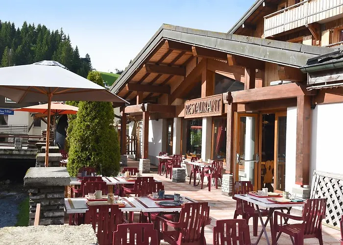 Loc'hotel Alpen Sports レ・ジェ
