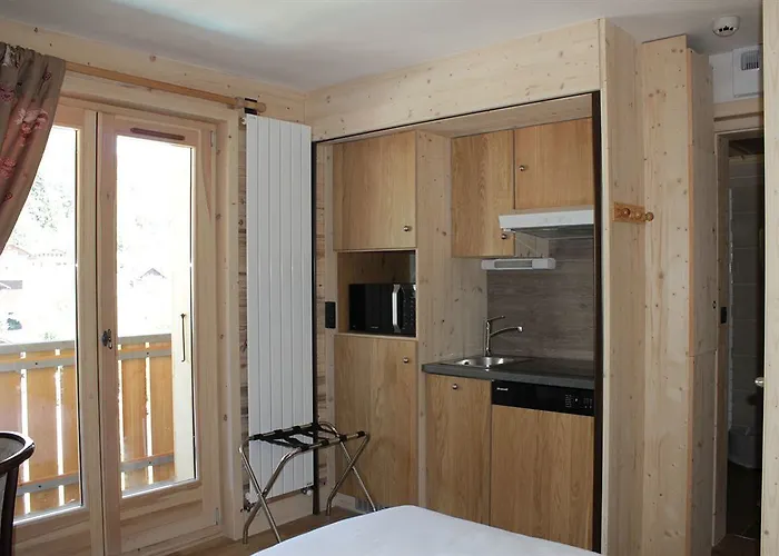 Loc'hotel Alpen Sports ホテル 3*