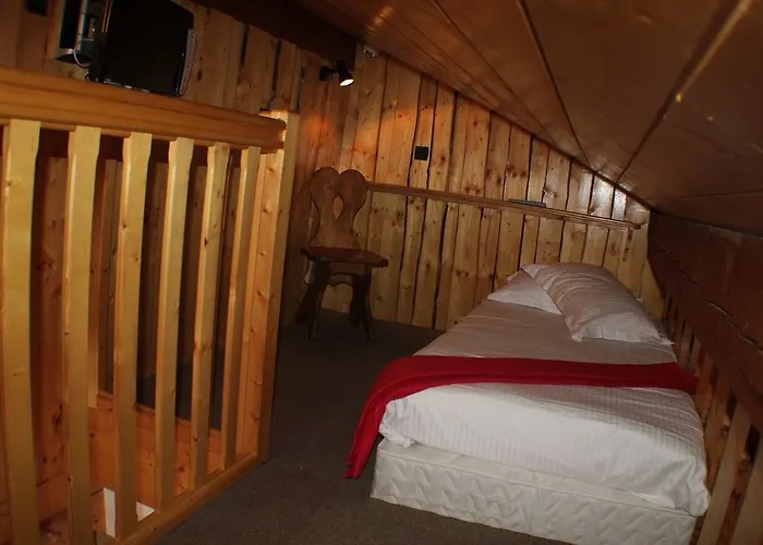 Loc'hotel Alpen Sports ホテル